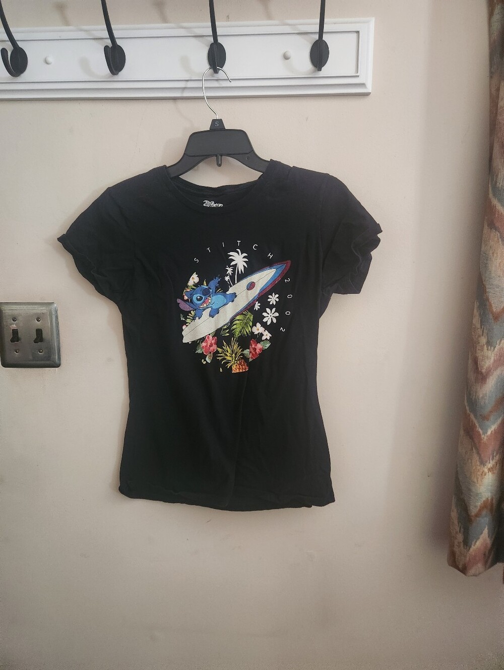 🎉 Stitch Surfboarding Tee